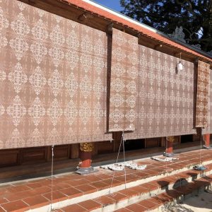 Báo Giá Bạt Cuốn Hoa Văn